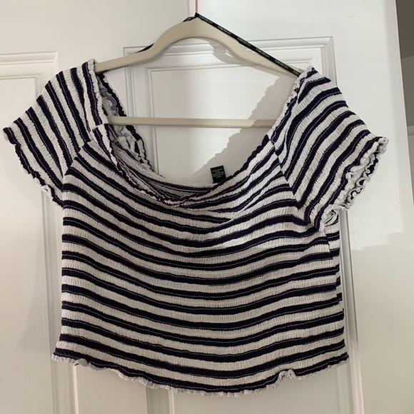 Cropped Striped Stretchy Top - Picture 2 of 2